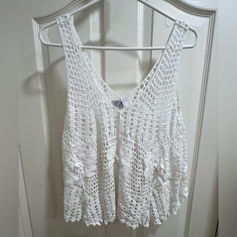 White crochet boho flowy tank top NWOT
